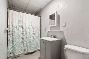 70 Russell St, Worcester, MA 01609 - Photo 7