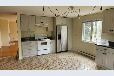 131 Whippoorwill Cir, Mashpee, MA 02649 - Photo 5