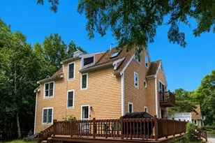 131 Whippoorwill Cir, Mashpee, MA 02649 - Photo 3