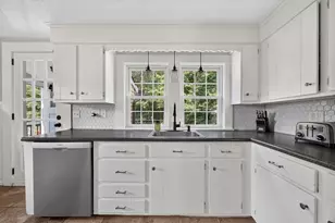 37 Acorn St, Middleborough, MA 02346 - Photo 5