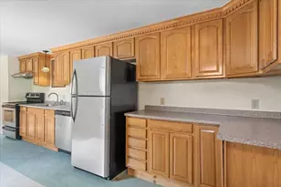 8 Crown St, Worcester, MA 01609 - Photo 15