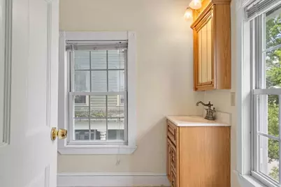 8 Crown St #8, Worcester, MA 01609 - Photo 21
