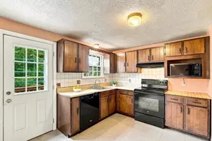 4 Picadilly St, Upton, MA 01568 - Photo 15
