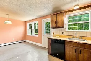 4 Picadilly St, Upton, MA 01568 - Photo 11