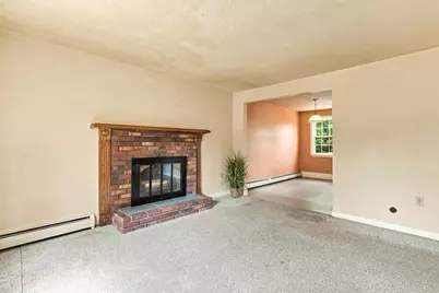 4 Picadilly St, Upton, MA 01568 - Photo 9