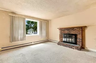 4 Picadilly St, Upton, MA 01568 - Photo 9
