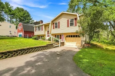 4 Picadilly St, Upton, MA 01568 - Photo 31