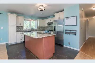 4 Phillips Place, Hadley, MA 01035 - Photo 17
