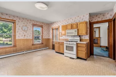 6 Indiana St, Worcester, MA 01604 - Photo 5