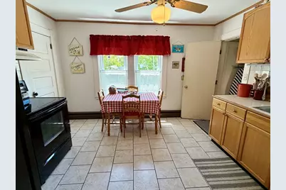217 Middleboro Road, Freetown, MA 02717 - Photo 5