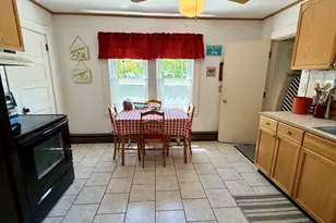 217 Middleboro Rd, Freetown, MA 02717 - Photo 5