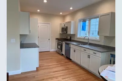 22C Crownshield #22C, Uxbridge, MA 01569 - Photo 3