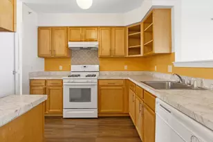 429 Border St, Boston, MA 02128 - Photo 11