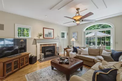 2 Bayberry Ln, Hadley, MA 01035 - Photo 9