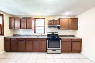 38 Illinois Ave, Somerville, MA 02145 - Photo 3