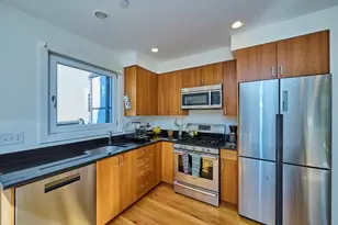 13 Clary St, Cambridge, MA 02139 - Photo 3