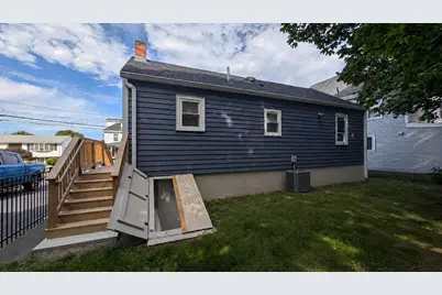 22 Walnut St, Revere, MA 02151 - Photo 13