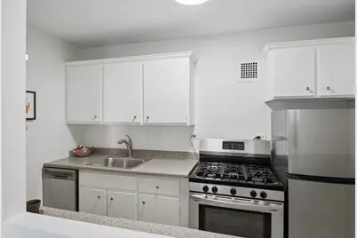 2 Hawthorne Pl #10K, Boston, MA 02114 - Photo 9