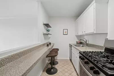 2 Hawthorne Pl #10K, Boston, MA 02114 - Photo 9