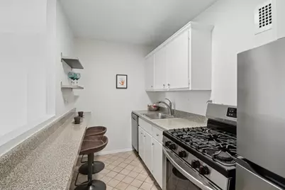 2 Hawthorne Pl #10K, Boston, MA 02114 - Photo 7