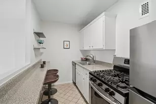 2 Hawthorne Pl, Boston, MA 02114 - Photo 7