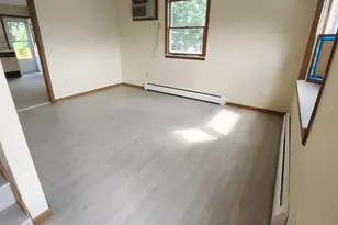 11 Dineen St, Springfield, MA 01104 - Photo 9