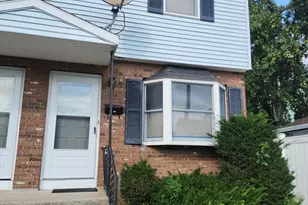 11 Dineen St, Springfield, MA 01104 - Photo 3