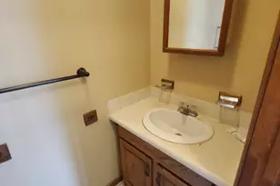 11 Dineen St, Springfield, MA 01104 - Photo 17