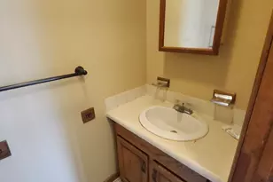 11 Dineen St, Springfield, MA 01104 - Photo 17