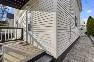 31 Sachem St, Fall River, MA 02724 - Photo 5