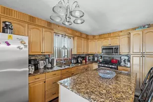 31 Sachem St, Fall River, MA 02724 - Photo 11