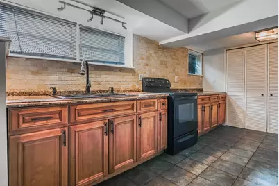 58 Oaklawn St, New Bedford, MA 02744 - Photo 13