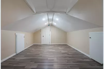 58 Oaklawn St, New Bedford, MA 02744 - Photo 19