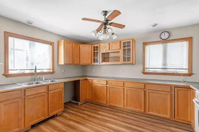 34 Everett St, Fall River, MA 02723 - Photo 5