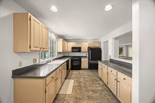 701 Winthrop St, Taunton, MA 02780 - Photo 17