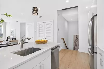 1246 Broadway #3, Somerville, MA 02144 - Photo 3