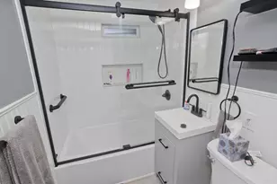 140 Winton St, Springfield, MA 01108 - Photo 23