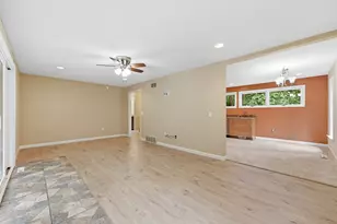 9 Flintlock Ln, Amherst, MA 01002 - Photo 7