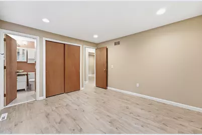 9 Flintlock Ln, Amherst, MA 01002 - Photo 19