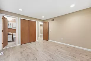 9 Flintlock Ln, Amherst, MA 01002 - Photo 19