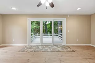 9 Flintlock Ln, Amherst, MA 01002 - Photo 3