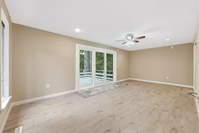 9 Flintlock Ln, Amherst, MA 01002 - Photo 5