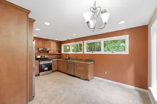 9 Flintlock Ln, Amherst, MA 01002 - Photo 9