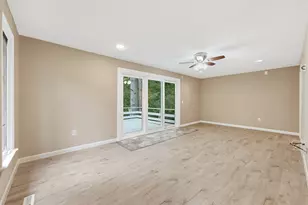 9 Flintlock Ln, Amherst, MA 01002 - Photo 11