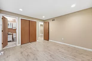 9 Flintlock Ln, Amherst, MA 01002 - Photo 19