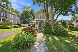 41 Cottage St, Amherst, MA 01002 - Photo 3