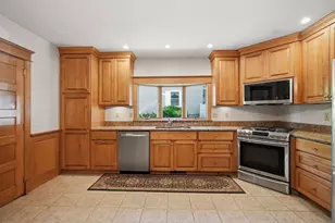 41 Cottage St, Amherst, MA 01002 - Photo 7