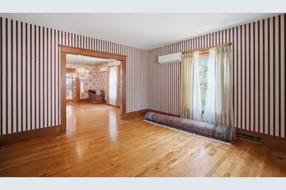 41 Cottage St, Amherst, MA 01002 - Photo 11
