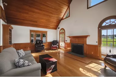 41 Cottage St, Amherst, MA 01002 - Photo 17