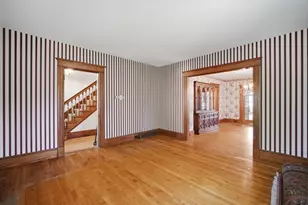 41 Cottage St, Amherst, MA 01002 - Photo 13